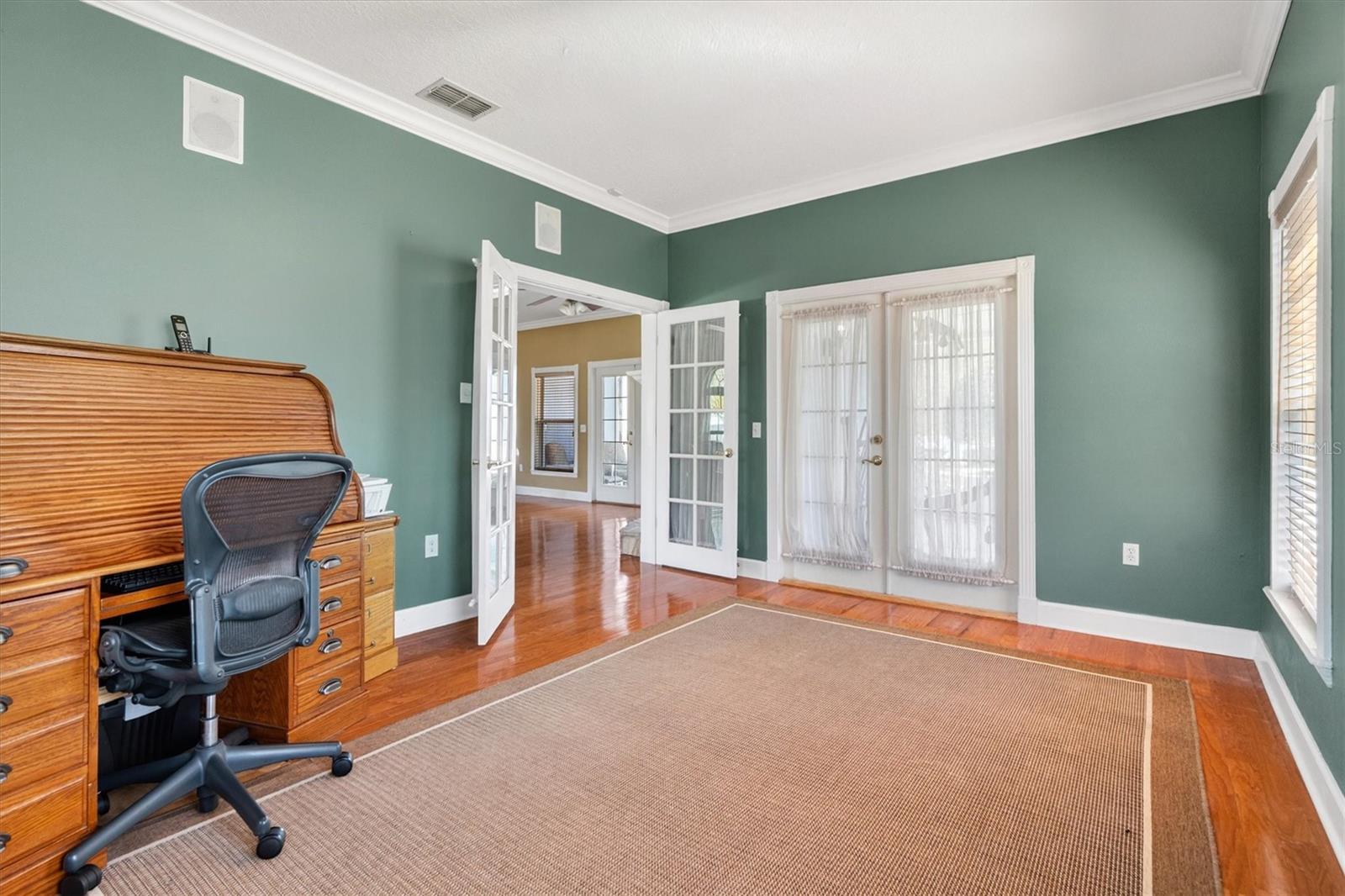 COURTLEA OAKS - Residential