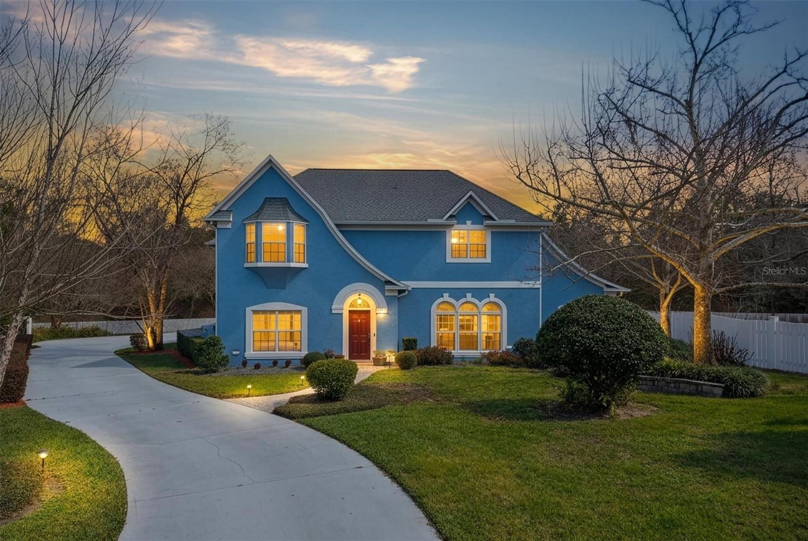 COURTLEA OAKS - Residential