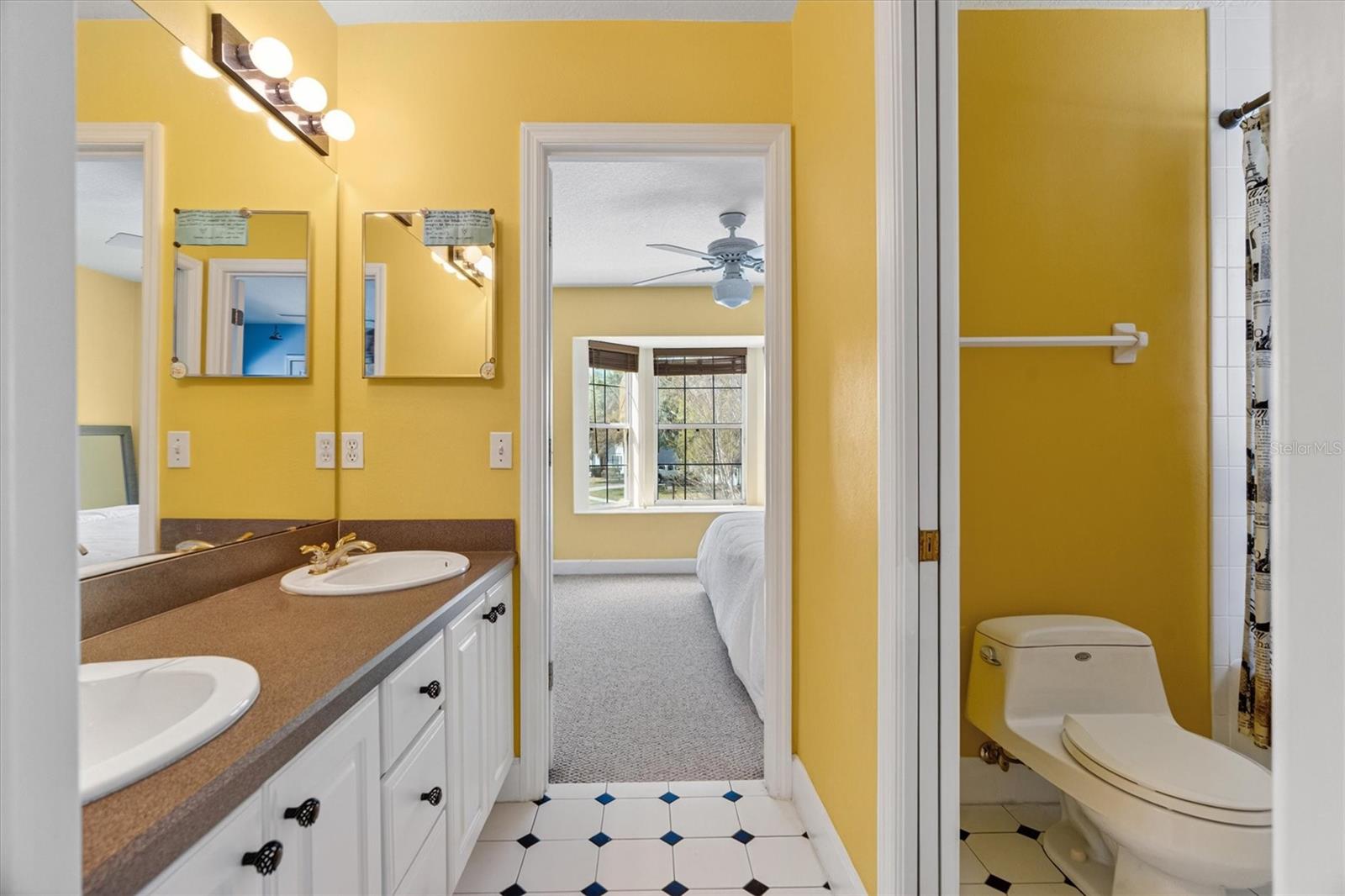 COURTLEA OAKS - Residential