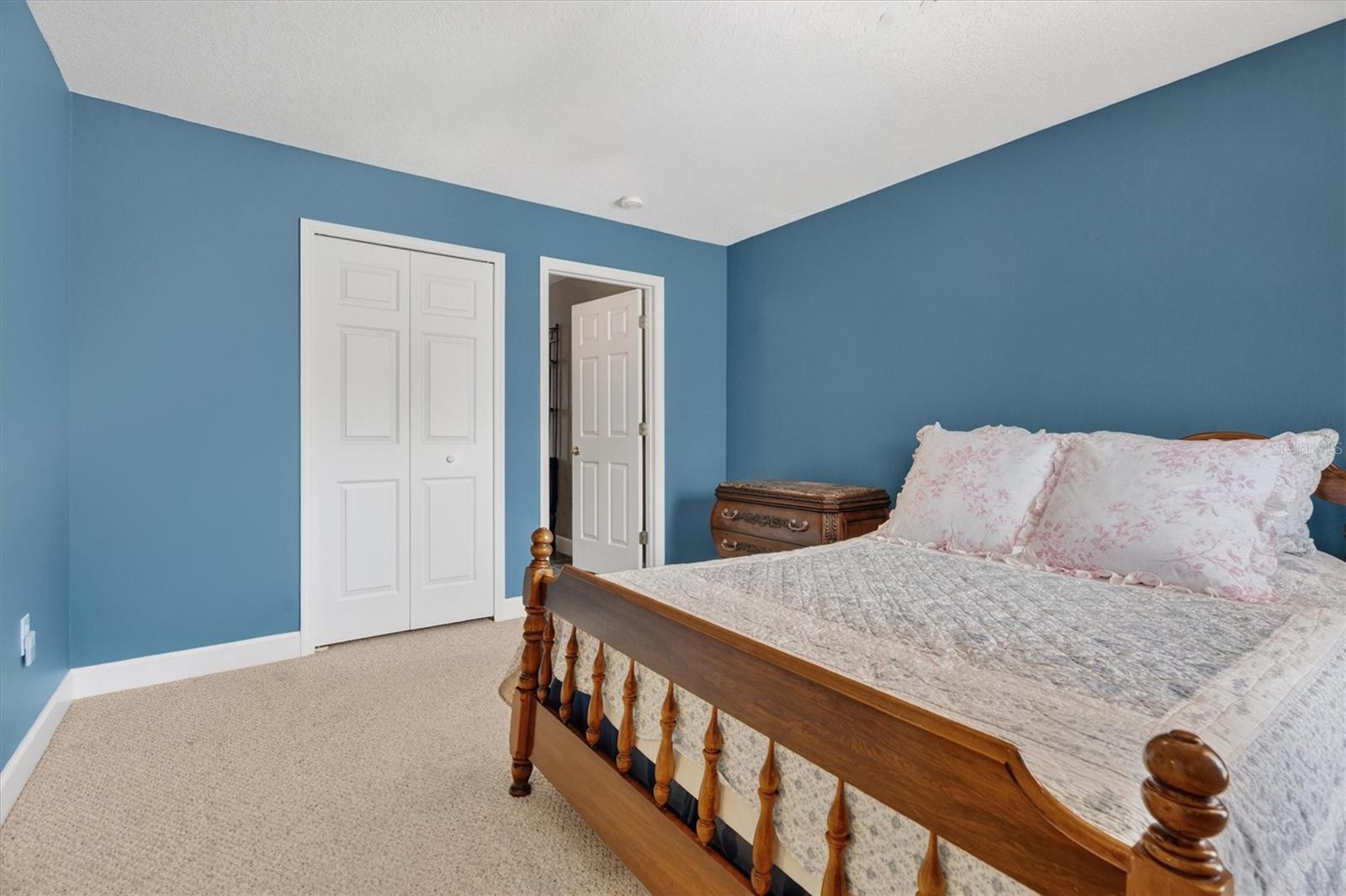 COURTLEA OAKS - Residential