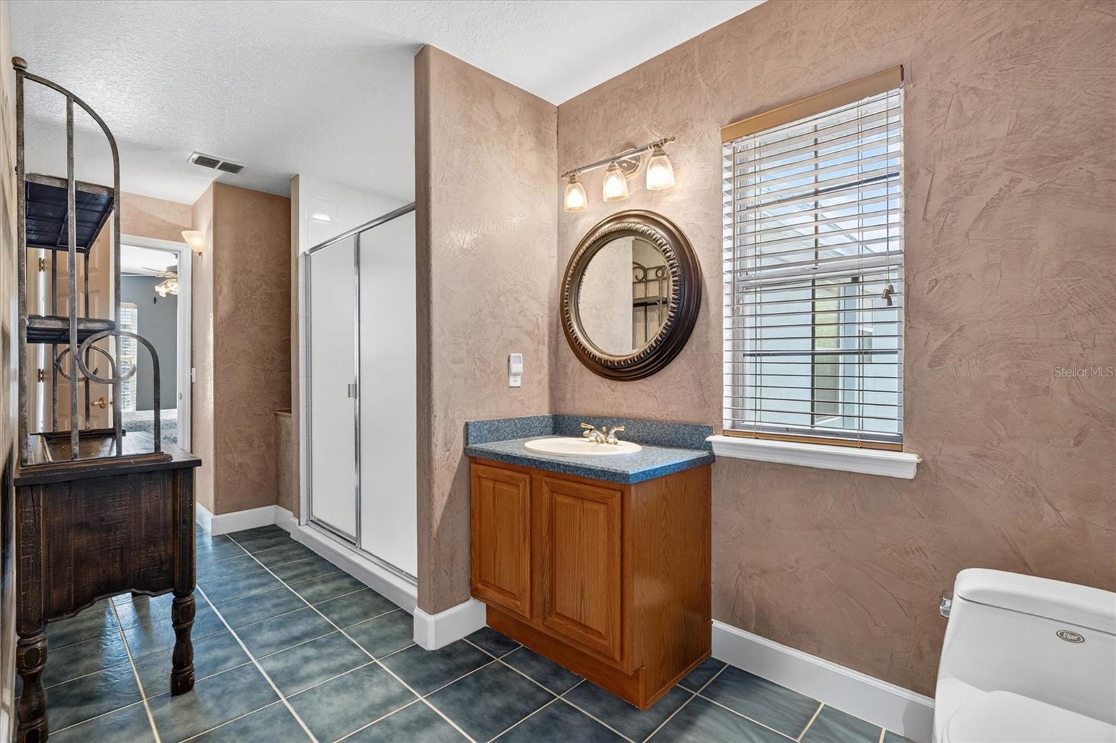 COURTLEA OAKS - Residential