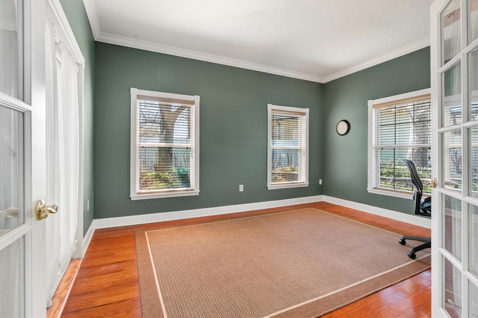 COURTLEA OAKS - Residential