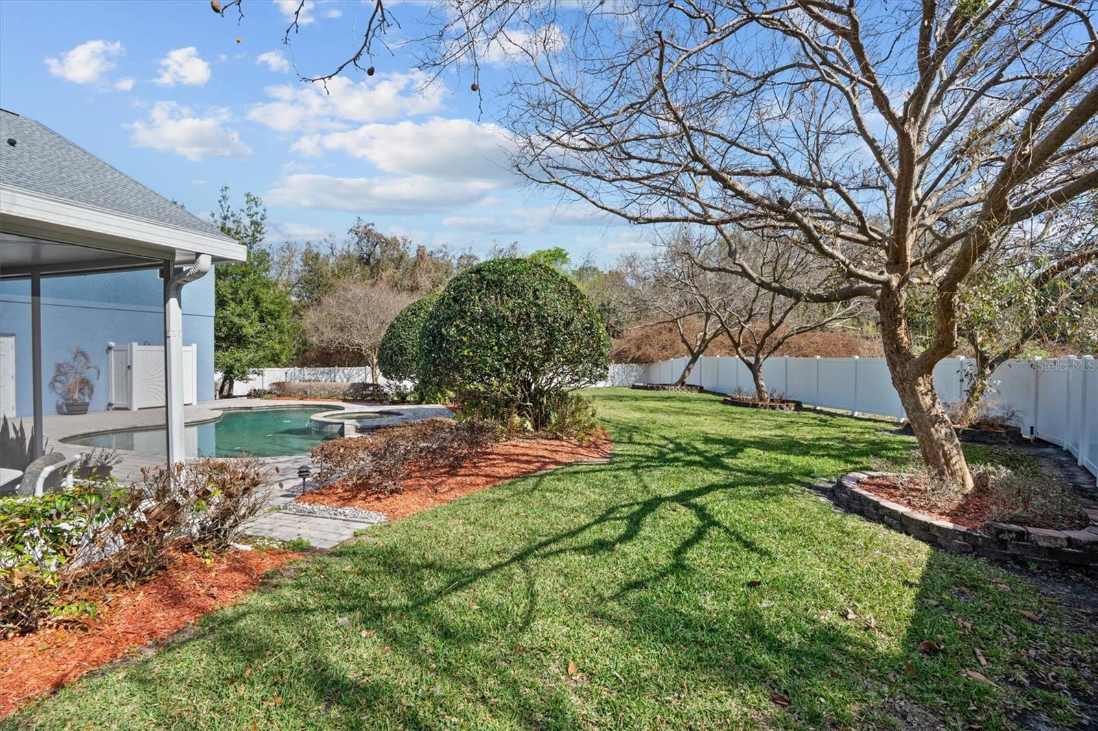 COURTLEA OAKS - Residential