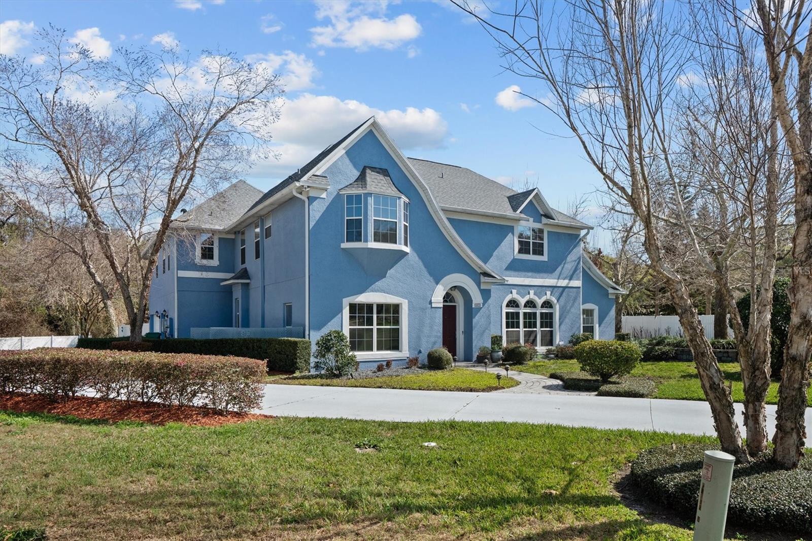 COURTLEA OAKS - Residential