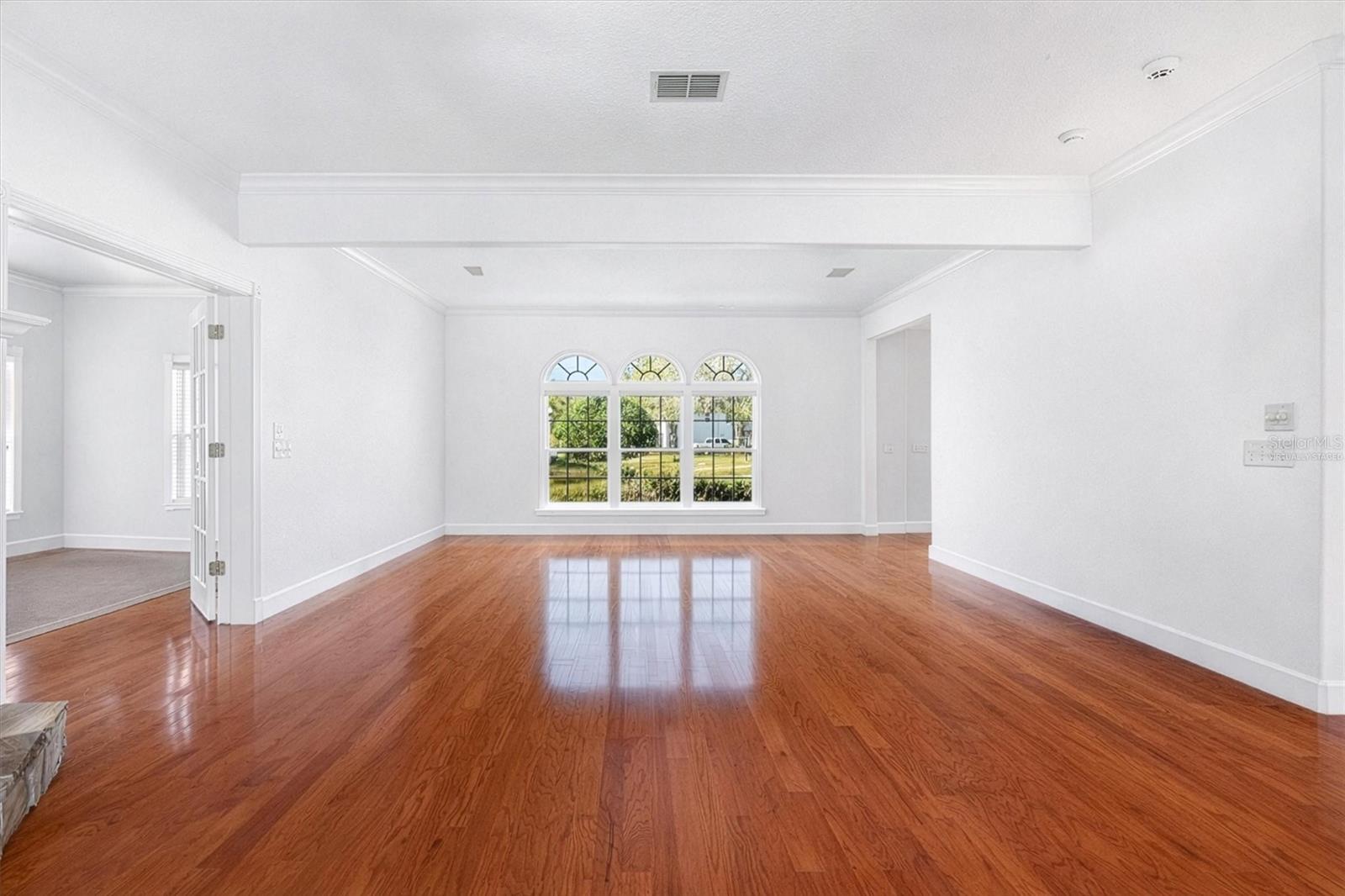 COURTLEA OAKS - Residential