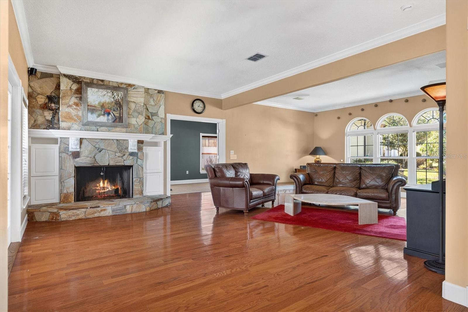 COURTLEA OAKS - Residential