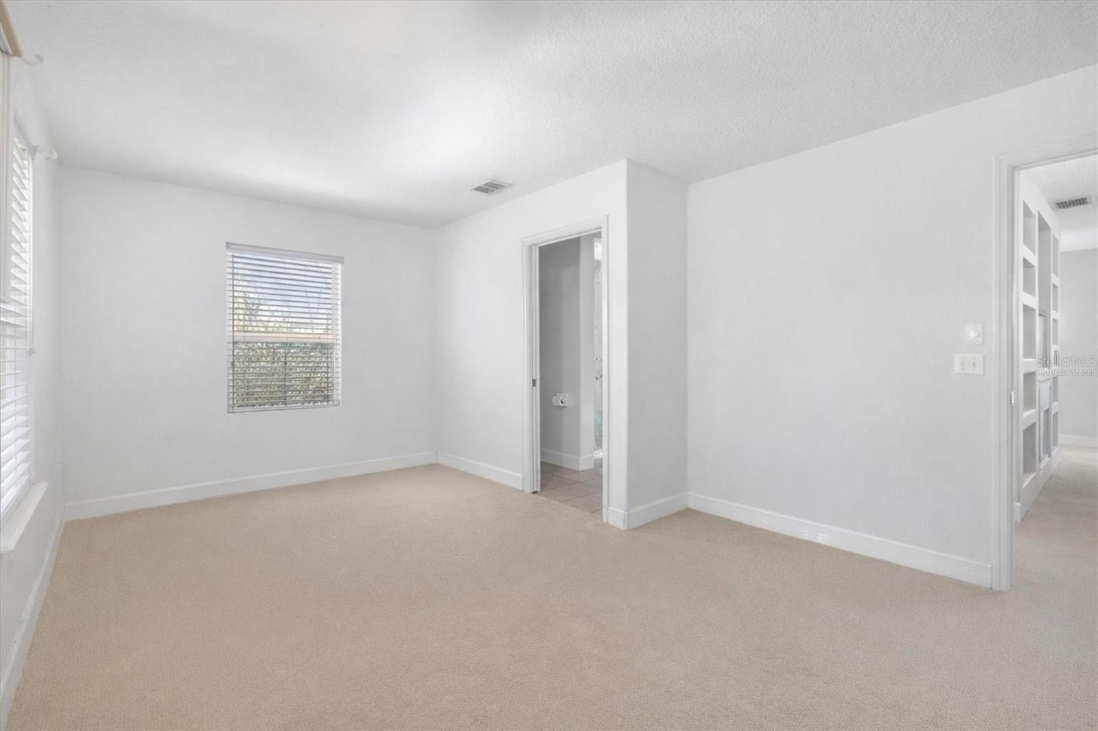 COURTLEA OAKS - Residential