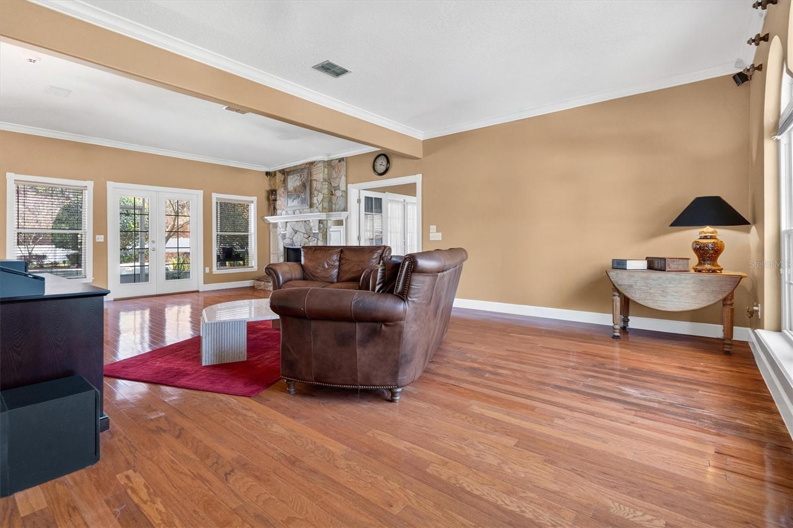 COURTLEA OAKS - Residential