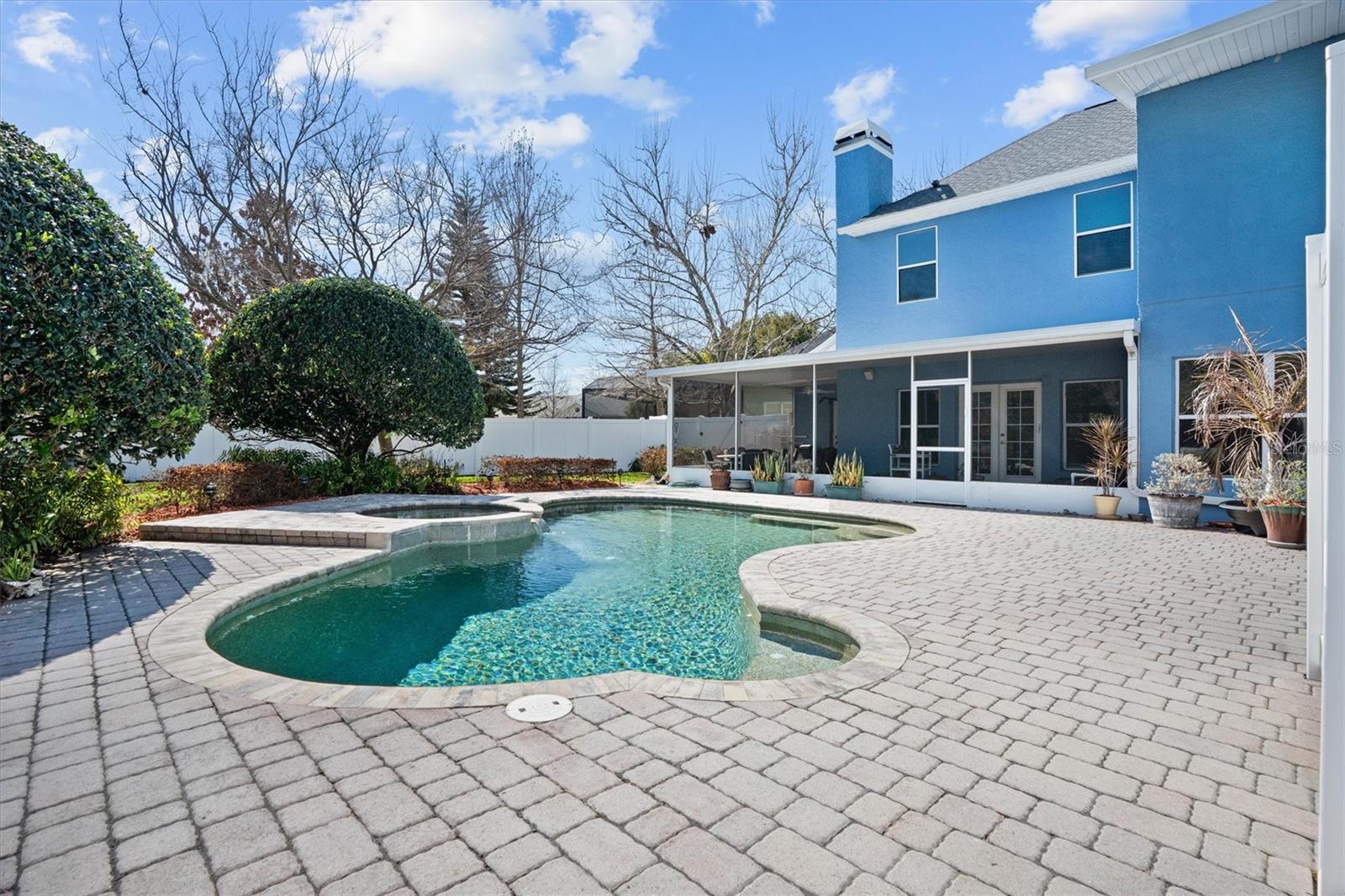 COURTLEA OAKS - Residential