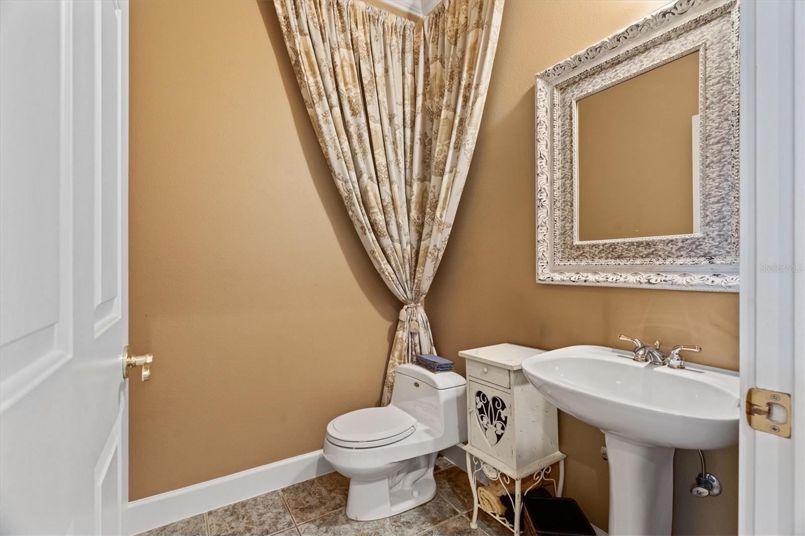 COURTLEA OAKS - Residential