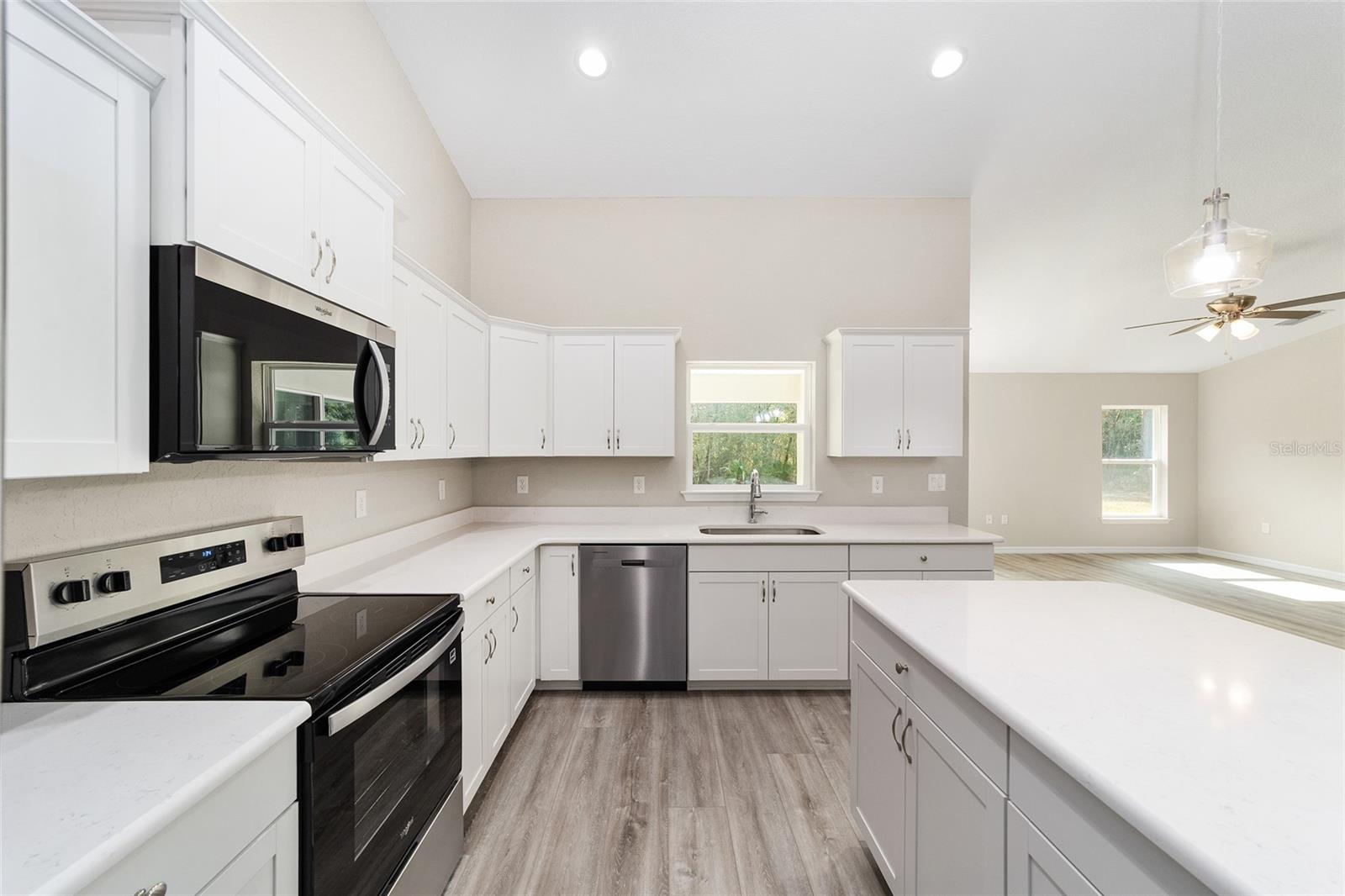 ROLLING HILLS UN 01 - Residential