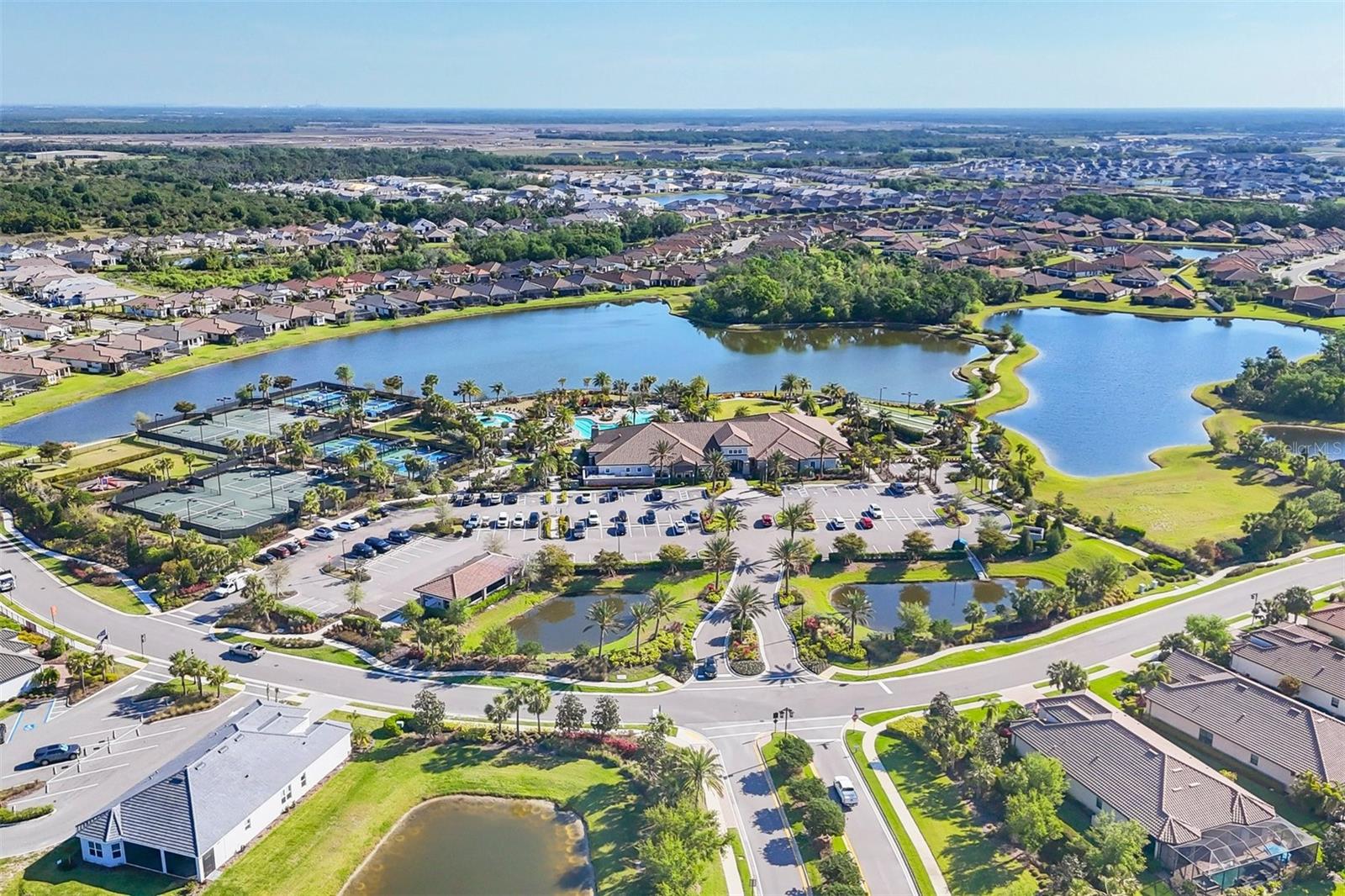 ARTISAN LAKES ESPLANADE PH II - Residential