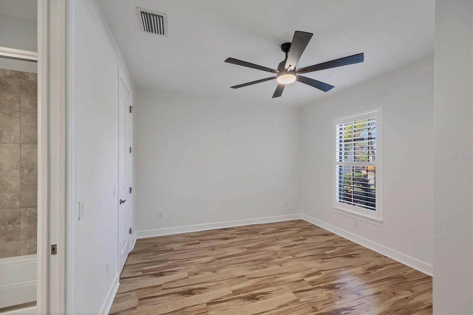 ARTISAN LAKES ESPLANADE PH II - Residential