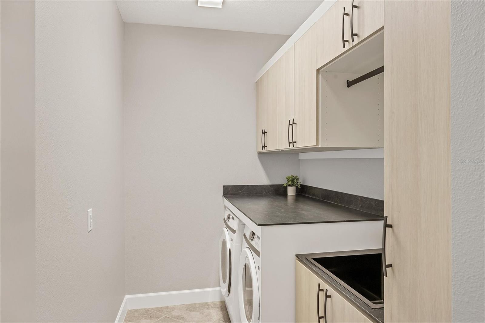 ARTISAN LAKES ESPLANADE PH II - Residential