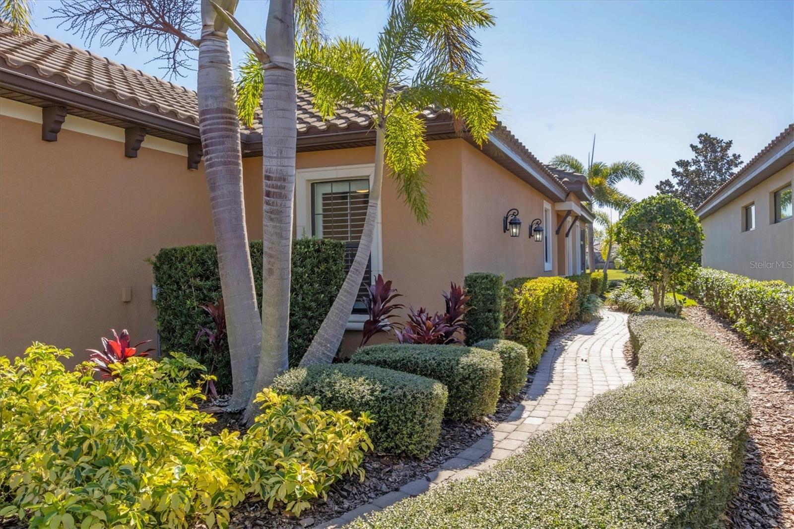 ARTISAN LAKES ESPLANADE PH II - Residential