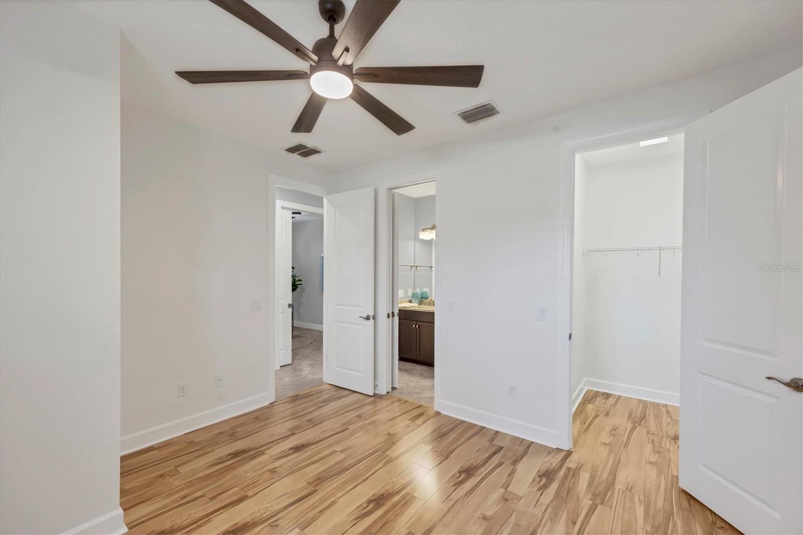 ARTISAN LAKES ESPLANADE PH II - Residential