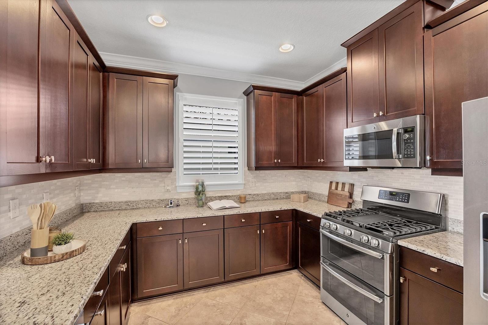 ARTISAN LAKES ESPLANADE PH II - Residential