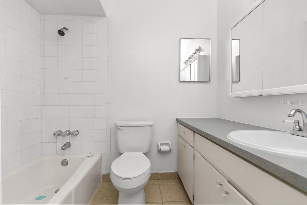 NOTTINGHAM MANOR BLDG D - Residential