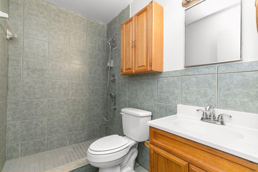 NOTTINGHAM MANOR BLDG D - Residential