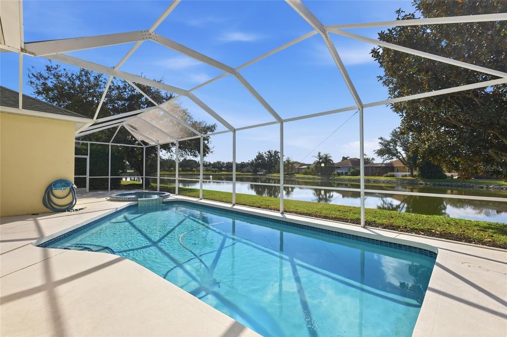 Photo of 518 Country Lane, Bradenton, FL 34212 (MLS # A4672987)