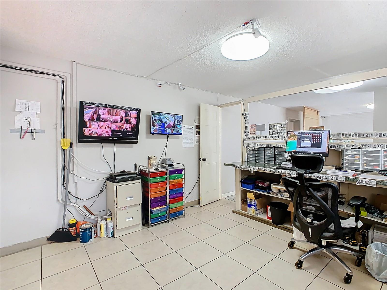 ACREAGE & UNREC - Commercial Sale