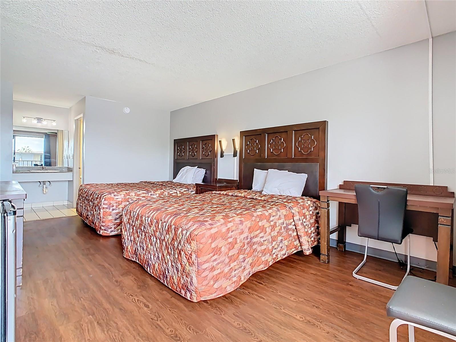 ACREAGE & UNREC - Commercial Sale