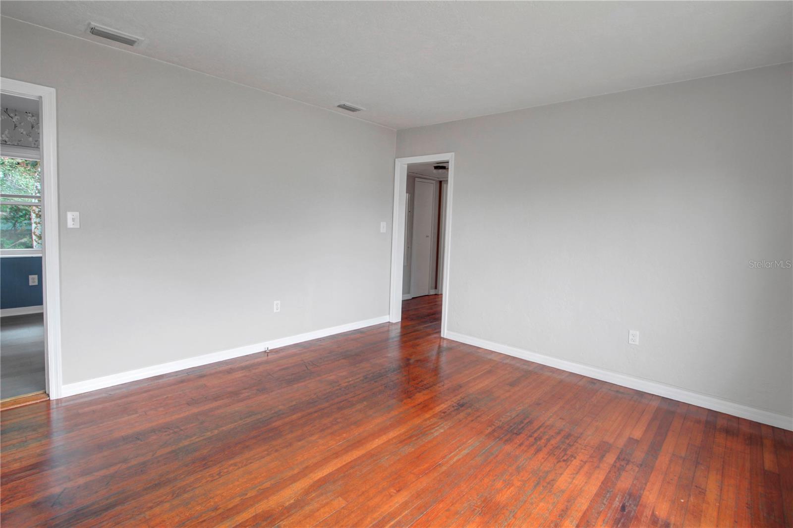 LEESBURG FLORADEL - Residential