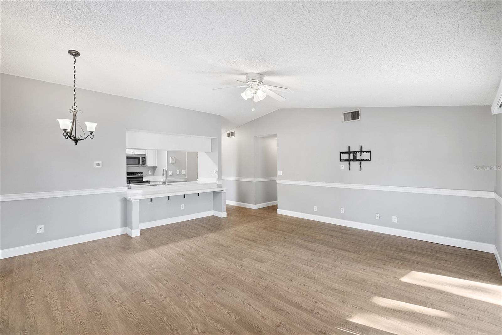 THE GLEN AT RIVER RIDGE - Residential