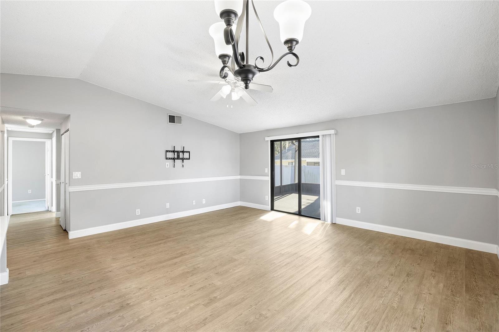 THE GLEN AT RIVER RIDGE - Residential