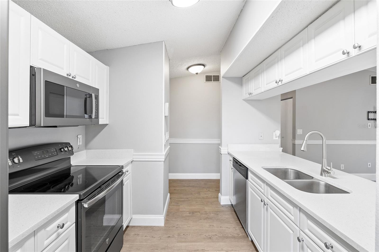 THE GLEN AT RIVER RIDGE - Residential