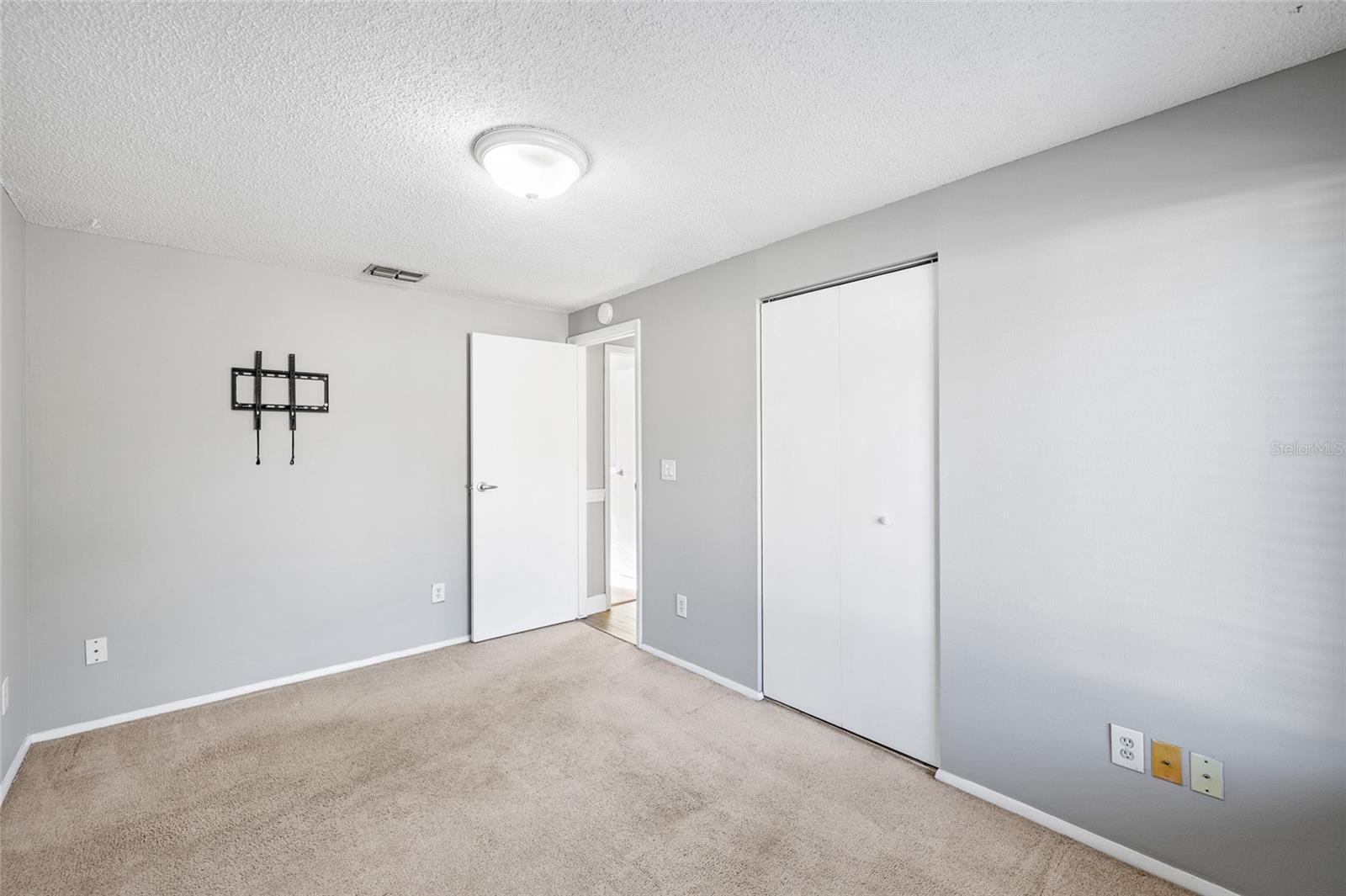 THE GLEN AT RIVER RIDGE - Residential