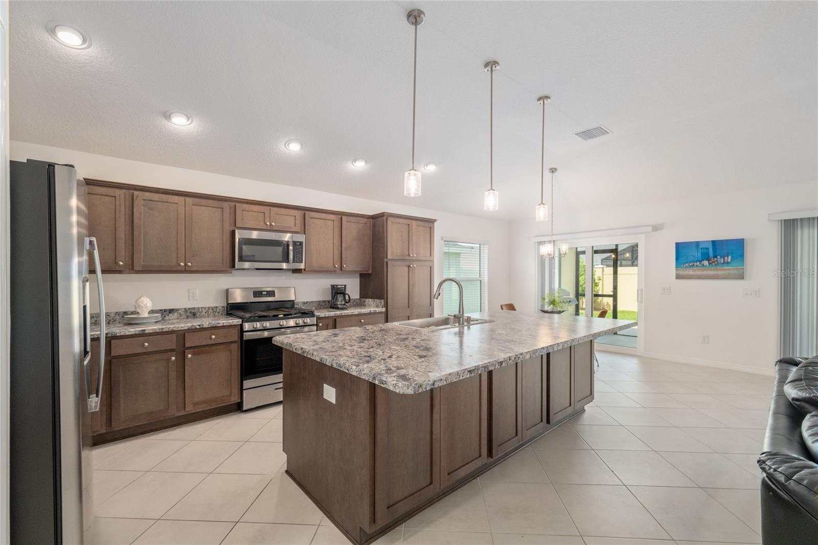 VILLAGES/SOUTHERN OAKS UN 124 - Residential
