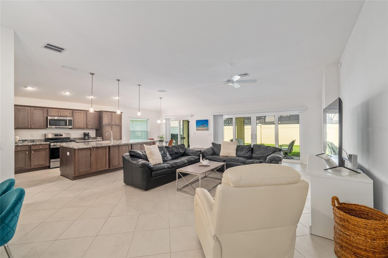 VILLAGES/SOUTHERN OAKS UN 124 - Residential