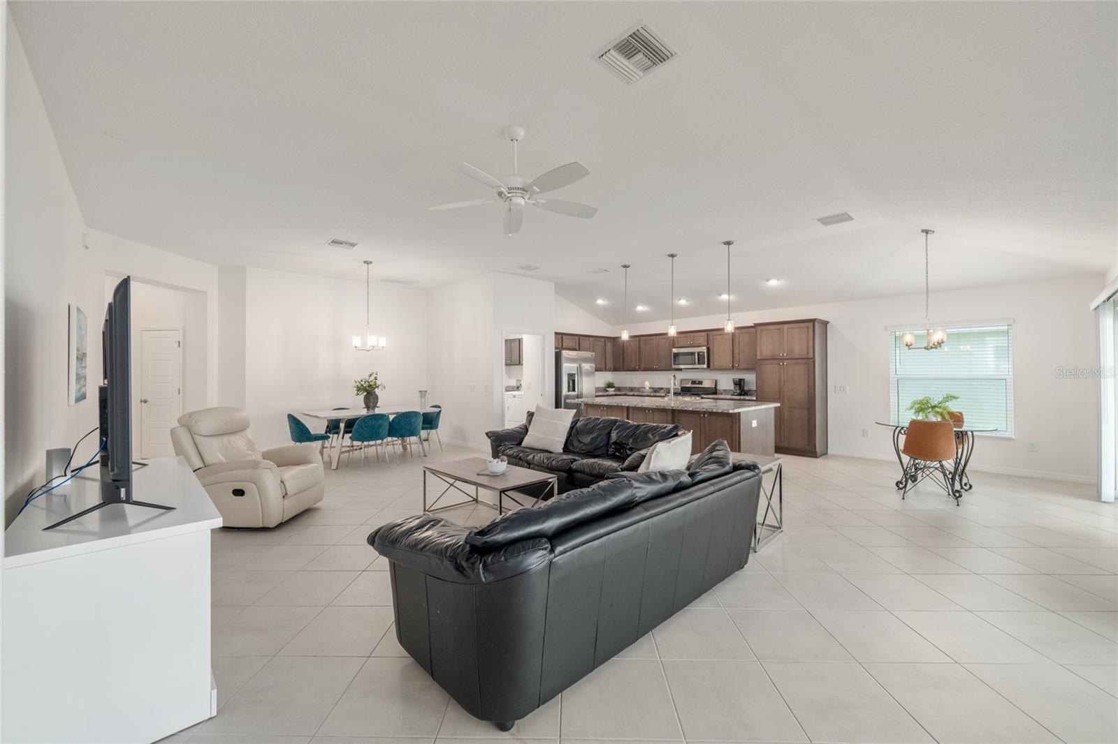 VILLAGES/SOUTHERN OAKS UN 124 - Residential