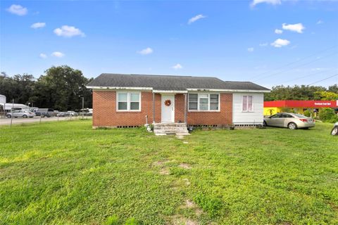 A home in DELAND