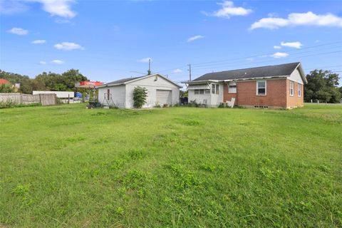 A home in DELAND