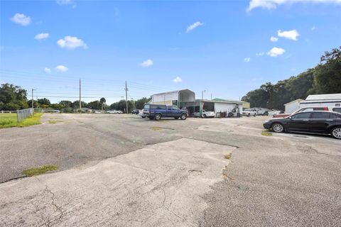 A home in DELAND