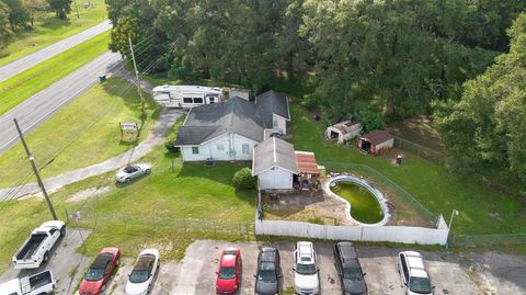 A home in DELAND