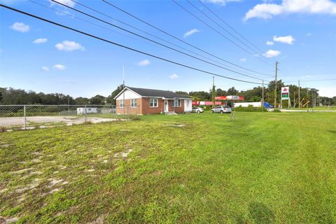 A home in DELAND