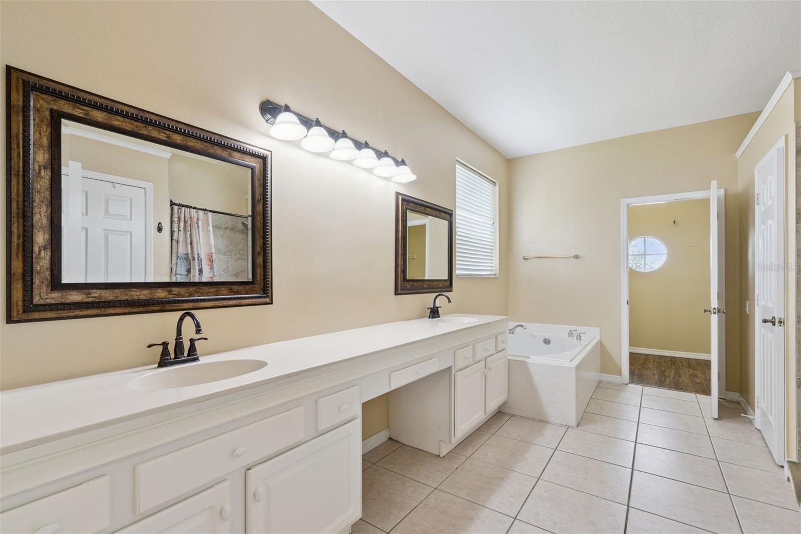 HUNTERS CREEK TR 430B PH 02 - Residential
