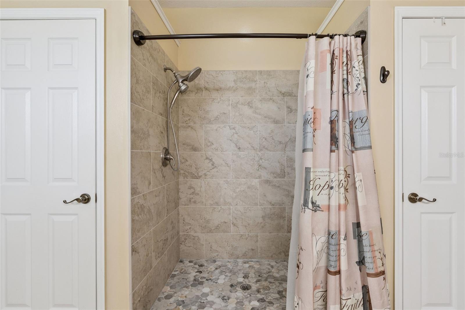 HUNTERS CREEK TR 430B PH 02 - Residential