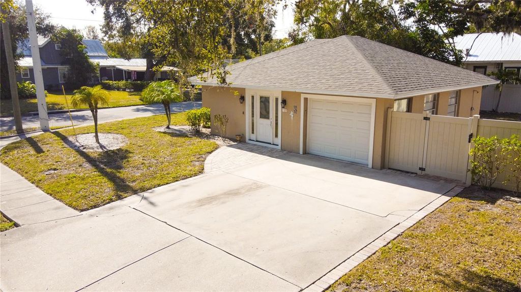 Photo of 705 14th Avenue W, Palmetto, FL 34221 (MLS # A4677356)