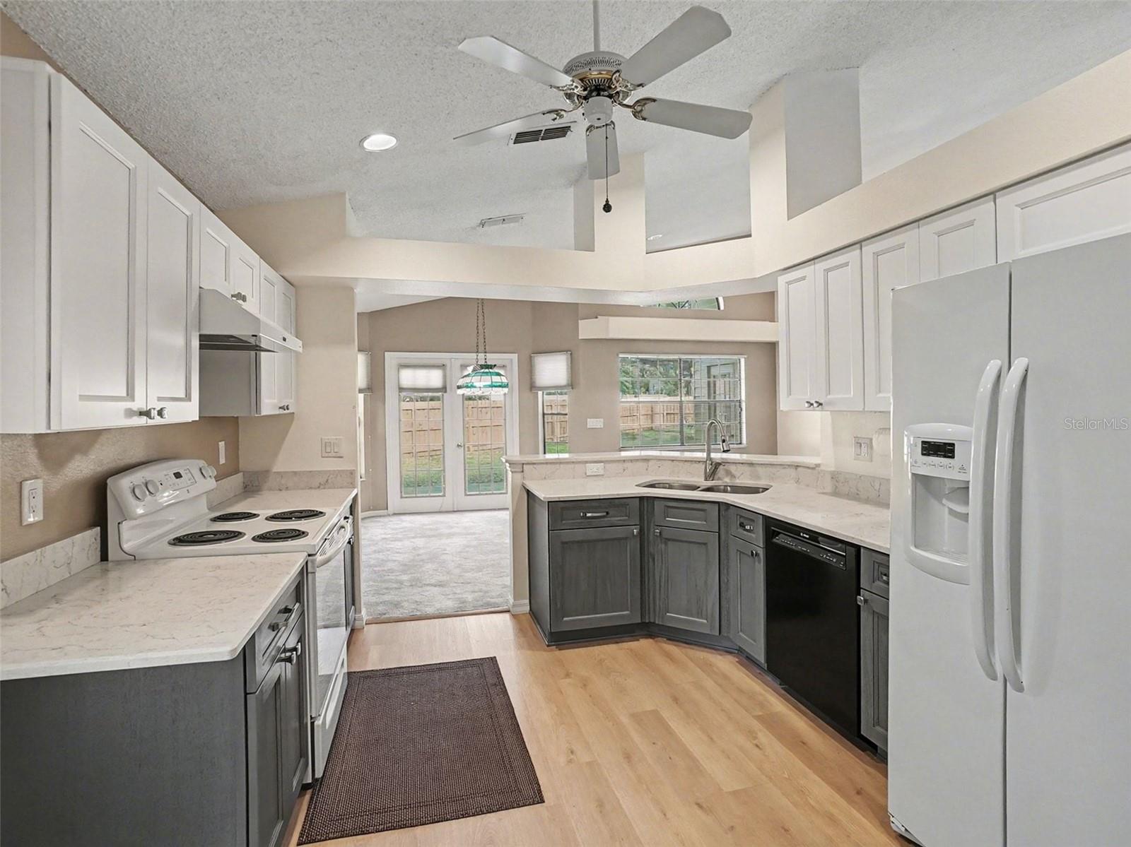 OAKS WEKIWA - Residential