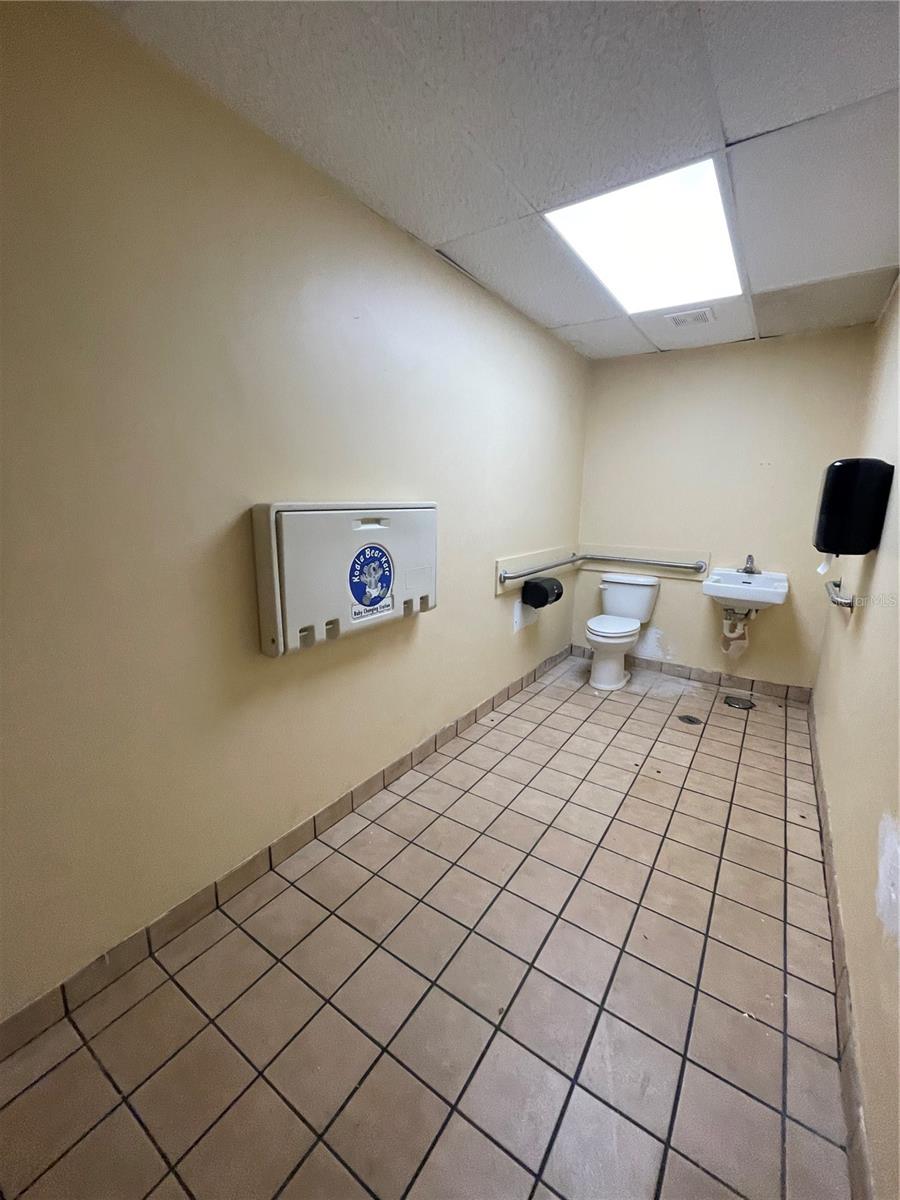 LUCILE COURT - Commercial Lease