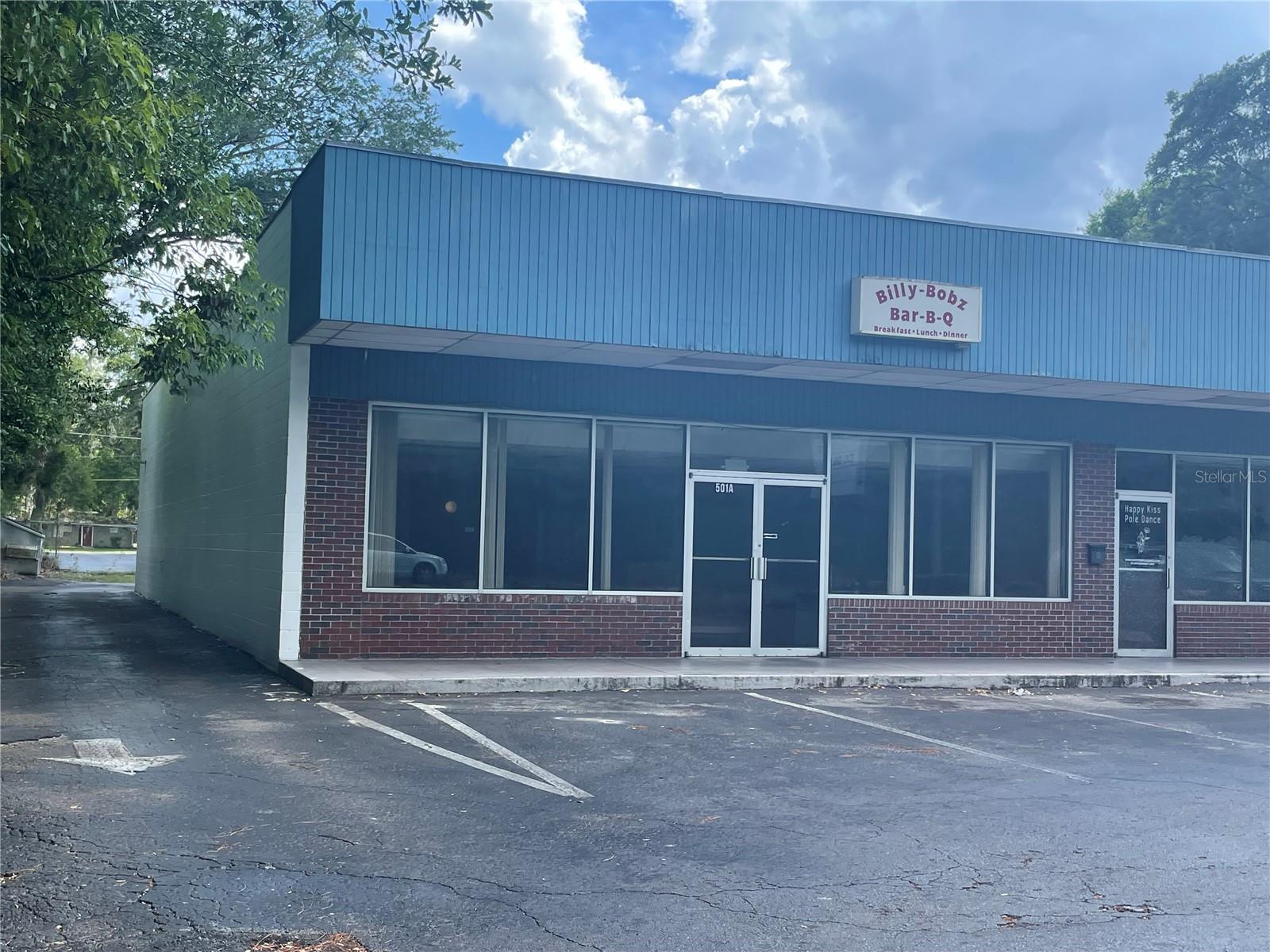 LUCILE COURT - Commercial Lease