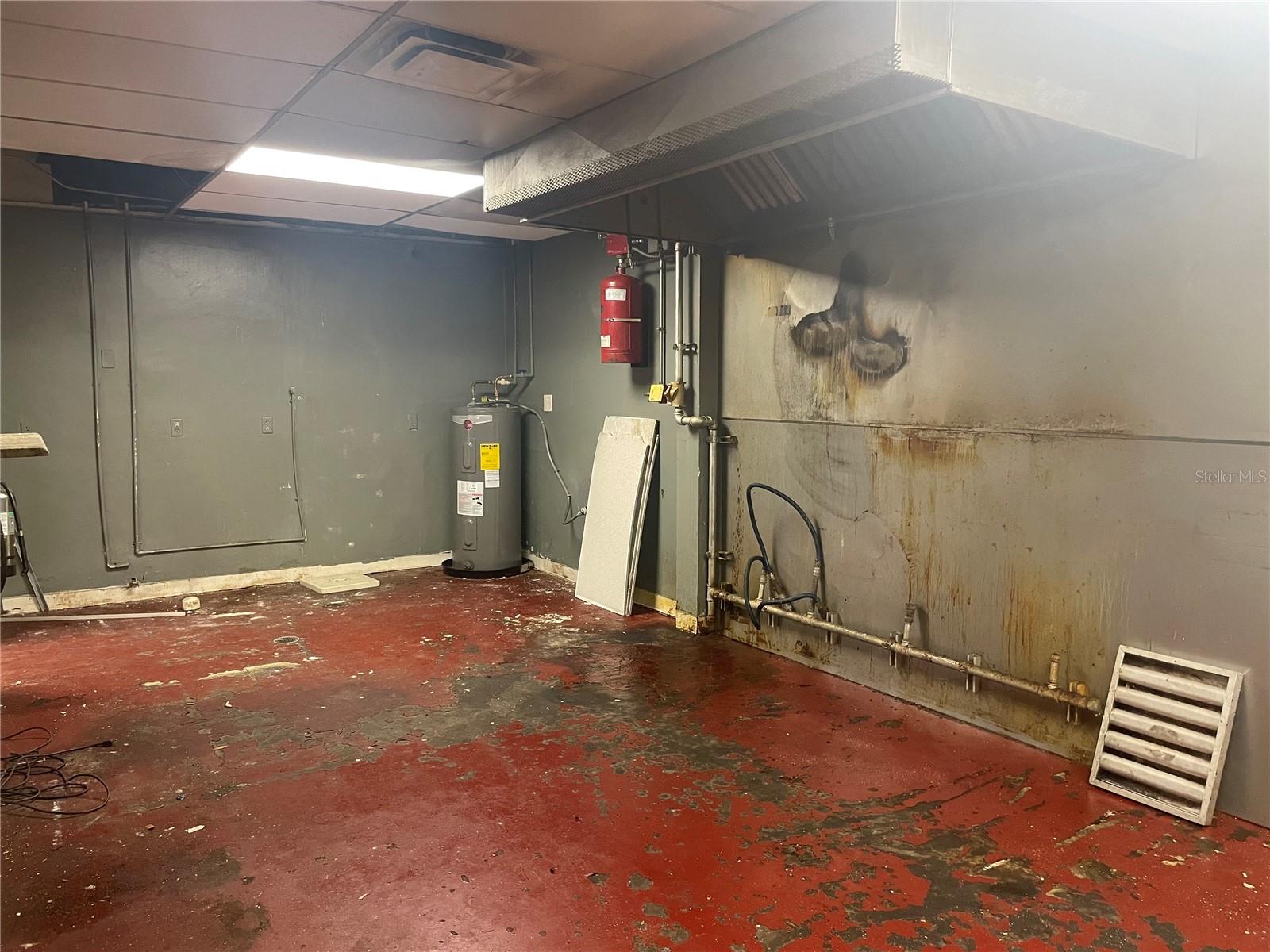 LUCILE COURT - Commercial Lease