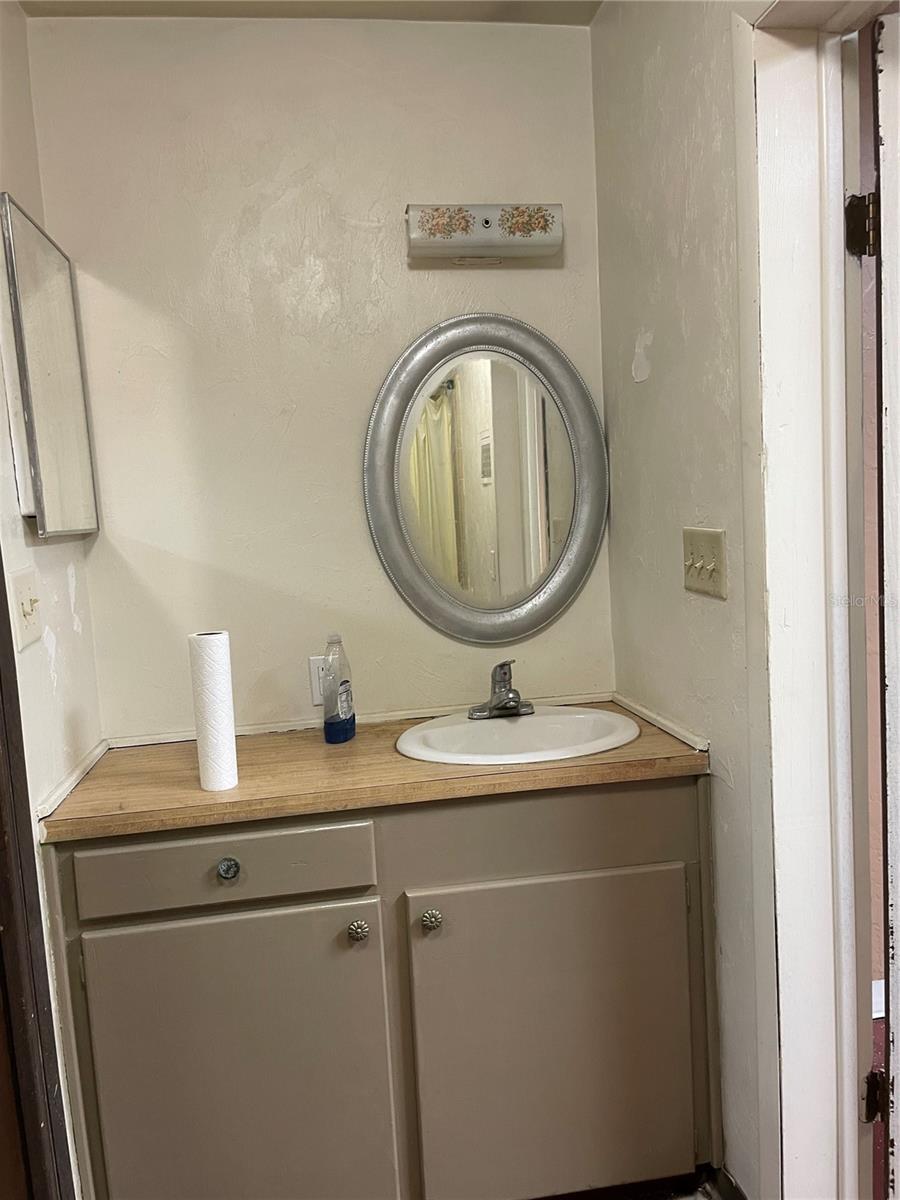 LUCILE COURT - Commercial Lease