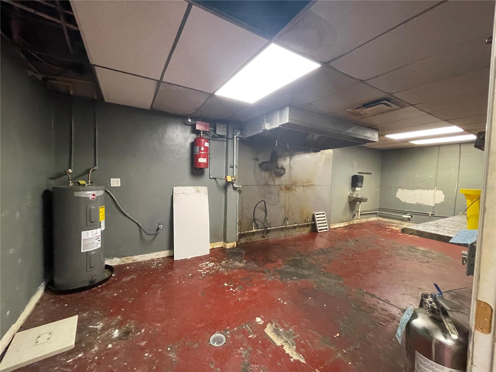 LUCILE COURT - Commercial Lease