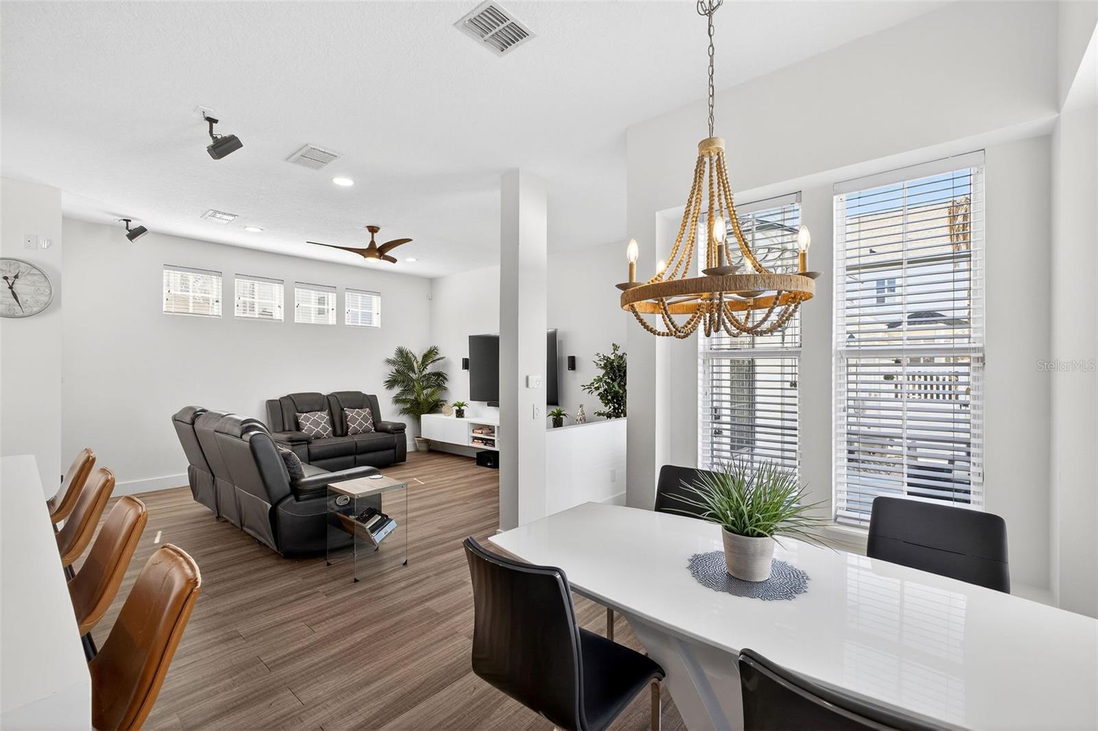 CELEBRATION LAKE EVALYN - Residential