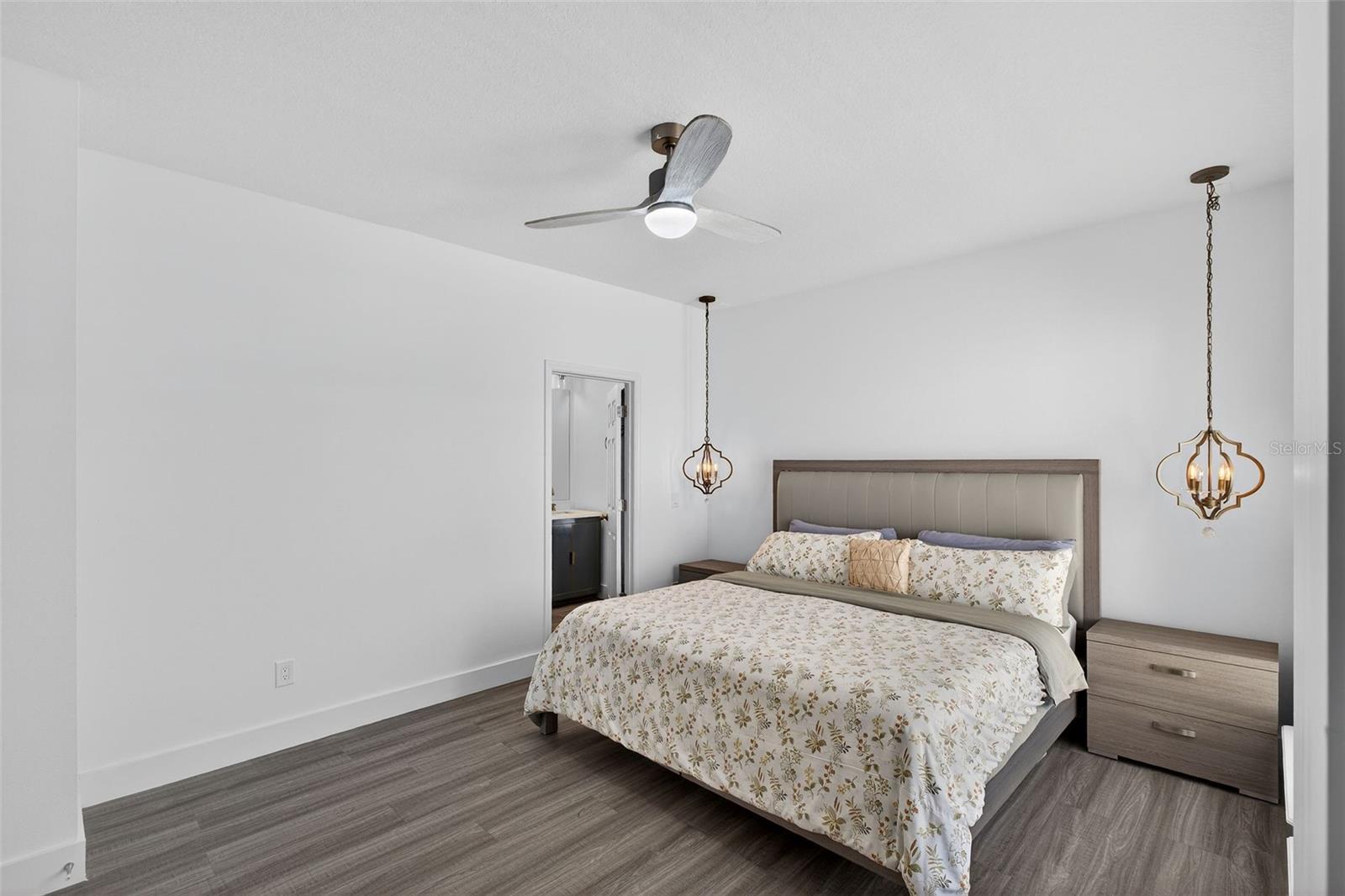 CELEBRATION LAKE EVALYN - Residential